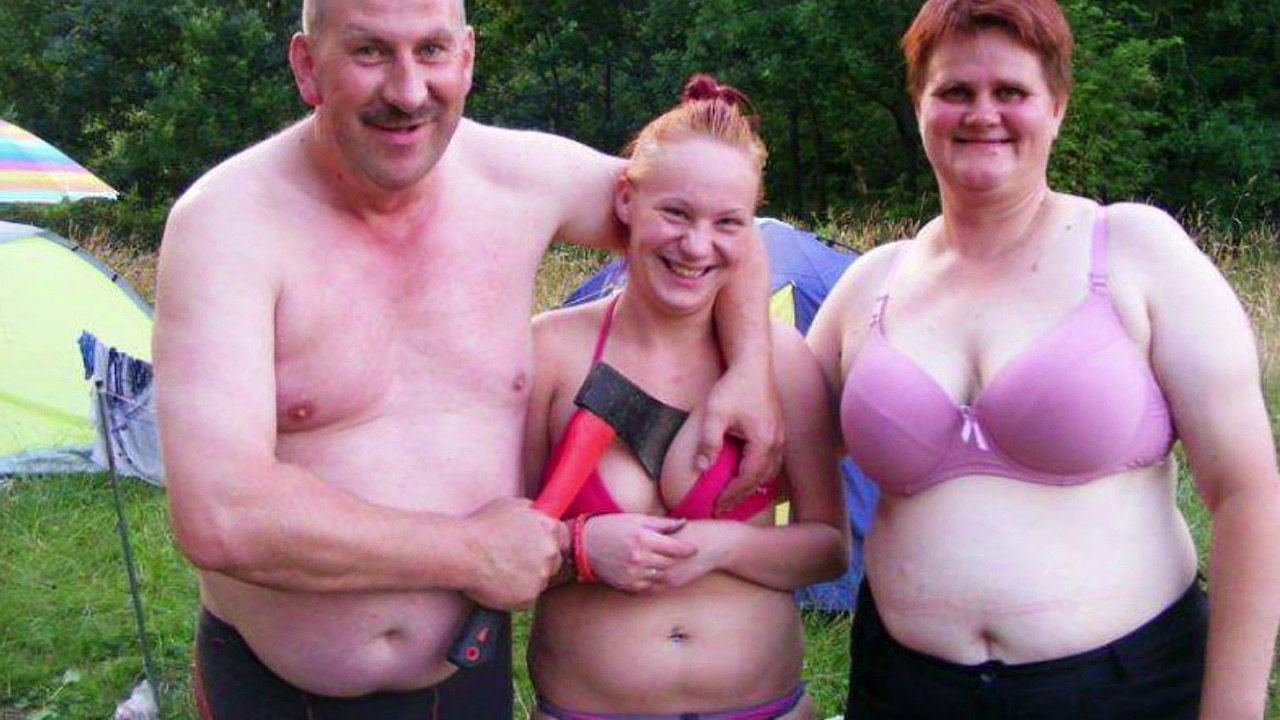 10 Awkward Families You Wont Believe Exist