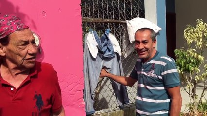 La Gilbertona el joto de tierra blanca | EL HERRERO MIDIENDO PARA HACER LA PUERTA