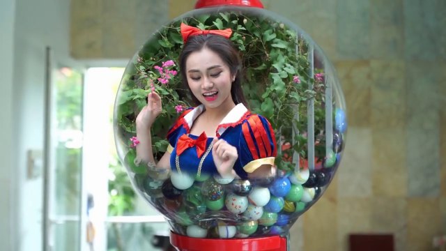 Spiderman Frozen Elsa Draw on Snow White Joker Prank Hulk Batman Superman Fun Su