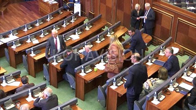 Me ndihmën e opozitës Qeveria kaloi marrëveshjen financiare me BE-në