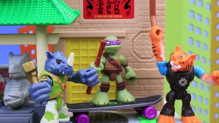 Ninja Turtles Mega Bloks Donnie Half Shell Heroes Fights Tigerclaw and Rocksteady