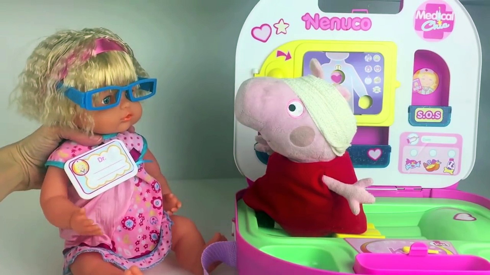 PEPPA PIG Gaat Naar Dokter Nenuco en Krijgt een Spuit Peppas Ziekenhuis met Ambulance – Видео Dailymotion