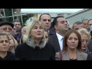 Atatürk'ü Anarken Gözyaşlarına Boğuldular