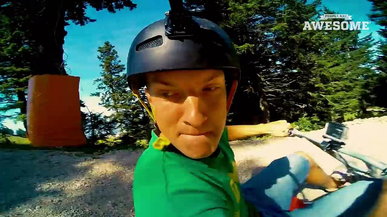 PEOPLE ARE AWESOME 2016 - OFF-ROAD DOWNHILL TRIKE RACE! HD