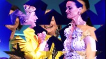 Katy Perry got her  first Humanitarian  Award 2016 From Hands of Hillary Clinton