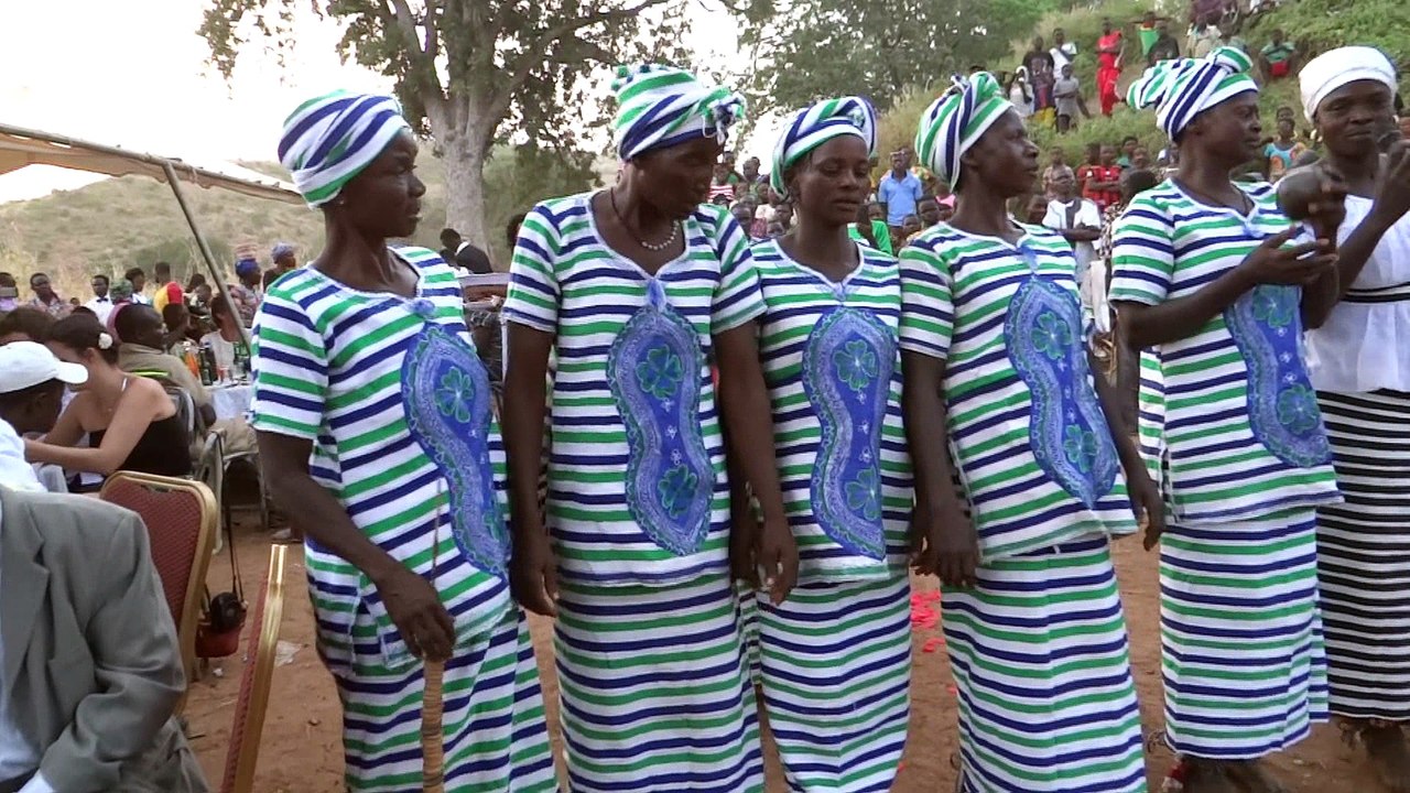 Mariage du Prince de Tiebele au Burkina Faso - Danses de femmes