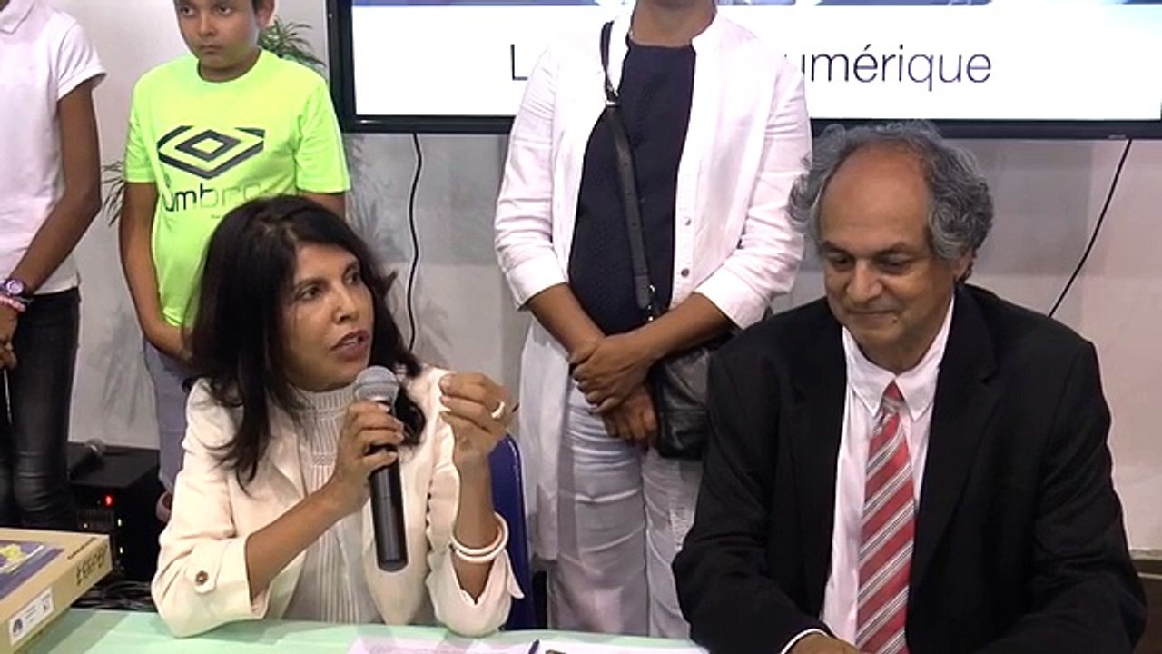 Signature convention "Collèges numériques et innovation pédagogique"