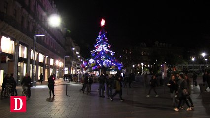 Un sapin-manège géant de Noël à Toulouse
