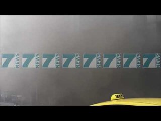 1 GRUA MBETET E VDEKUR DHE 5 PERSONA TE PLAGOSUR NE ATHINE - News, Lajme - Kanali 11