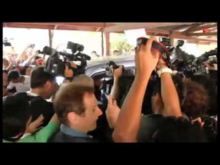 Suu Kyi's arrival at Bahan Polling Station