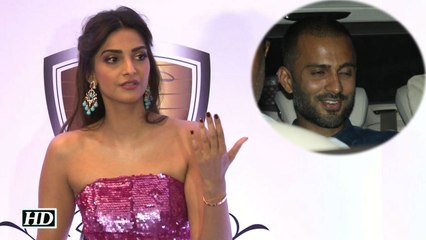 Sonam LOOSES COOL on asking about Anand Ahuja