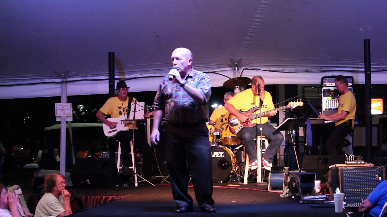 Danny McCorkle & the Katz perform 'Walk A Mile IN My Shoes' Elvis week 2016