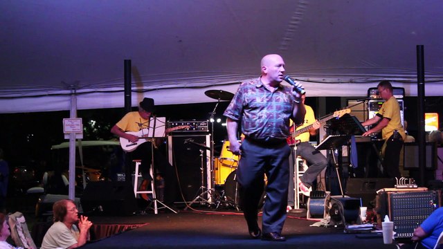 Danny McCorkle & the Katz perform 'Welcome To My World' Elvis Week 2016