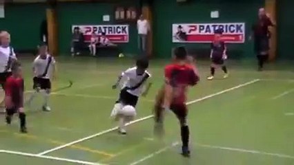 Maxifoot - Ce petit nous met tous à l'amende