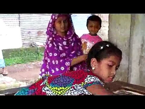 kids games girl playing caram alone - games for kids caram && kids caram playing