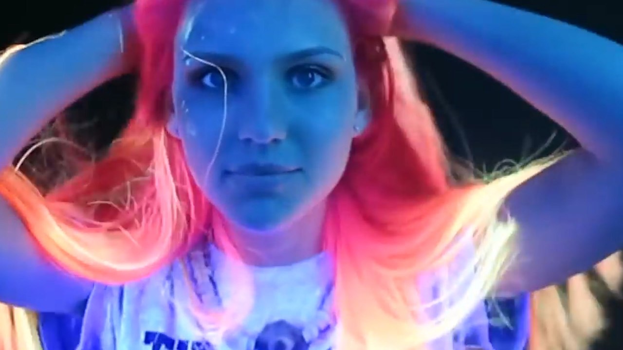 Could glow-in-the-dark hair be the next new trend?
