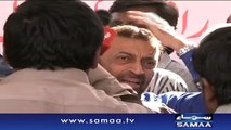Farooq Sattar hilarious acting before media talk