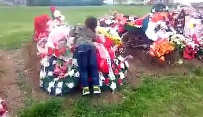 Ky voglush i puth të gjitha varret e të vrarëve në Lagjën e Trimave në Kumanovë