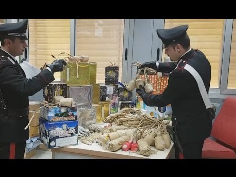 Napoli - Botti di Capodanno, sequestrati due quintali di ordigni (01.12.16)