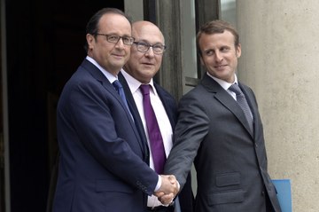 Emmanuel Macron réagit au renoncement de François Hollande: "C'est une décision courageuse"