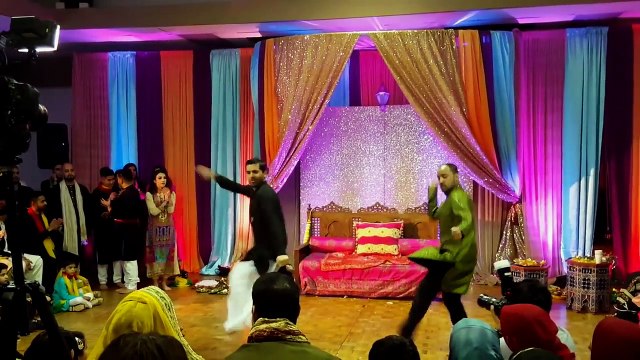 Shakar Wandaan Re Mendhi Dance