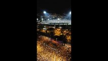 Homenagem a Chapecoense com milhares de pessoas dentro e fora do estádio