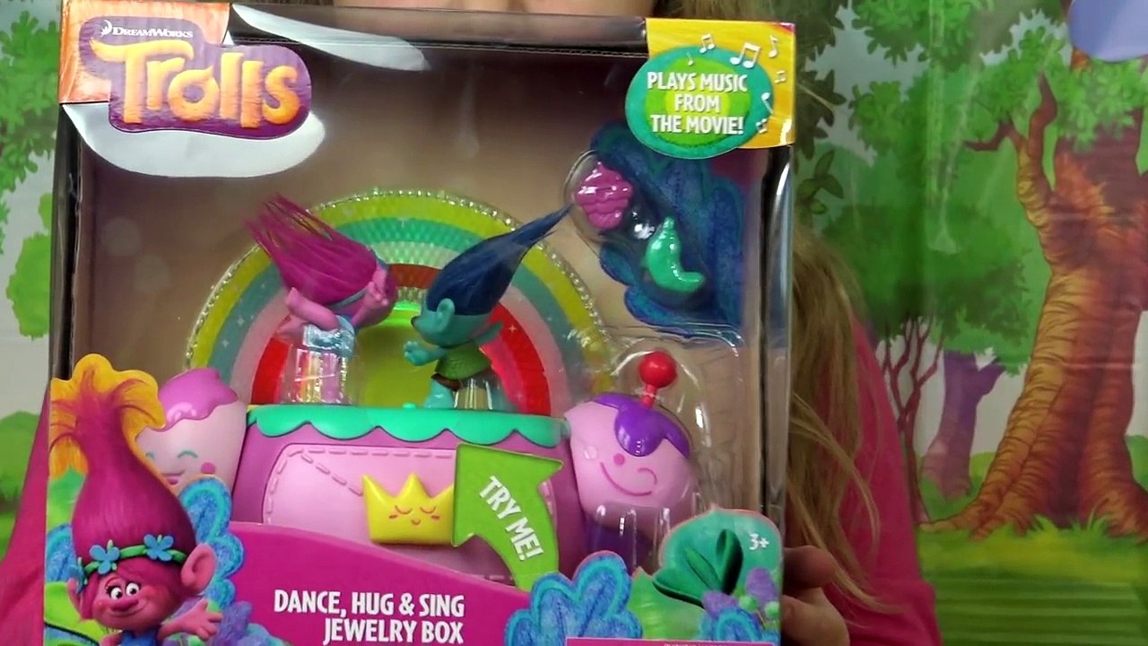 NEW TROLLS MOVIE SUPER GIANT EGG SURPRISE + TROLLS SONG + TOYS | The Disney Toy Collector