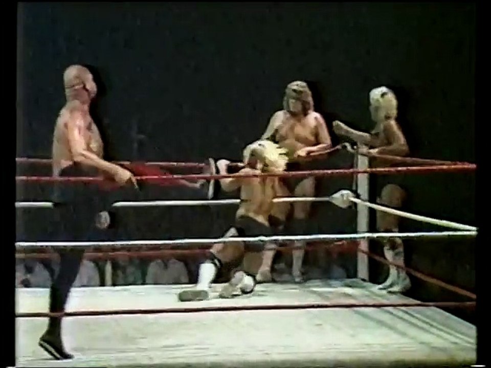 The Crusher, Baron Von Raschke, Larry Hennig vs The Fabulous Freebirds