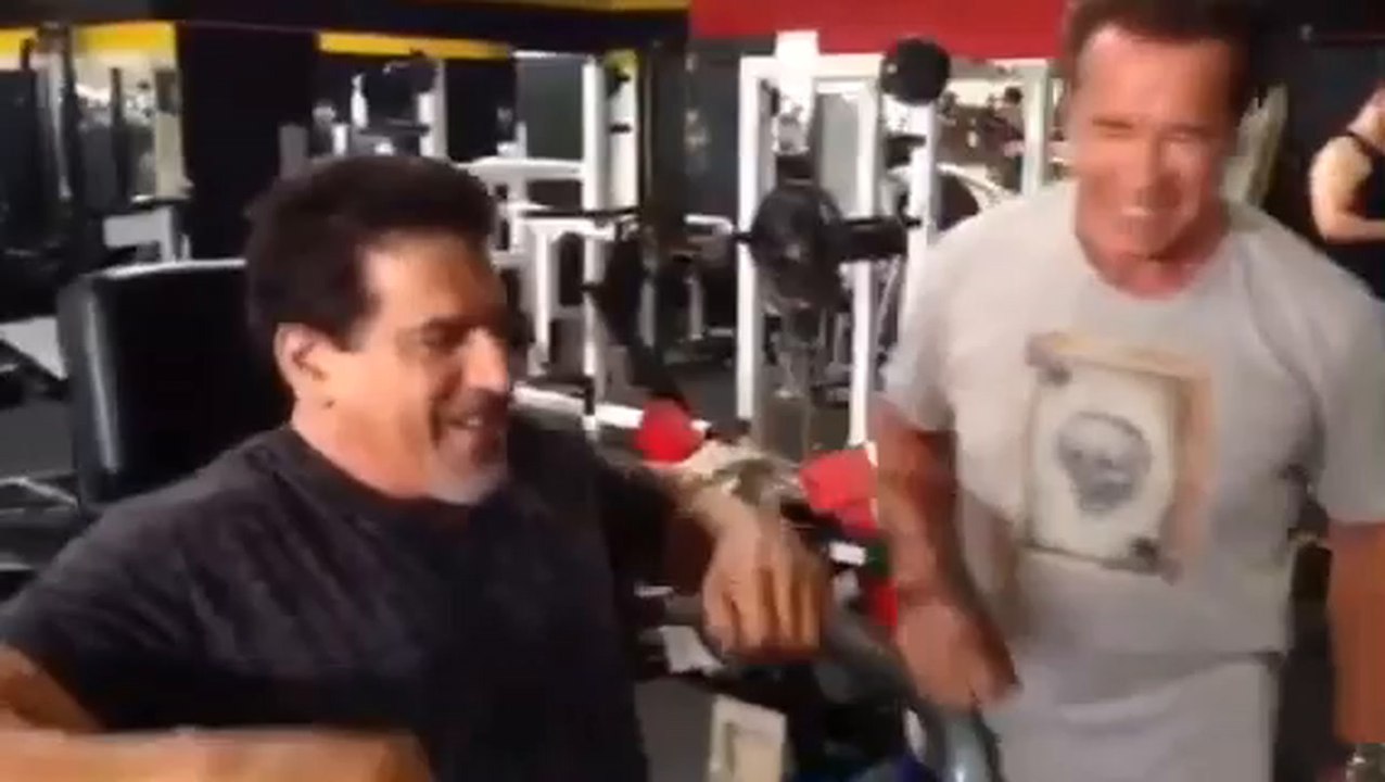 Schwarzenegger and Ferrigno Get Pumped at Golds