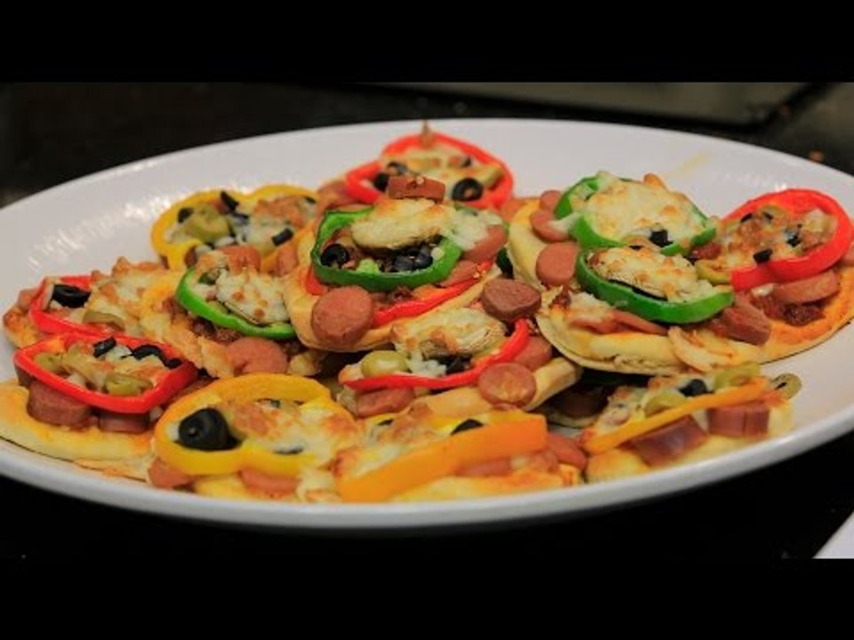 ميني بيتزا بالسوسيس والجبنة | الشيف شربيني