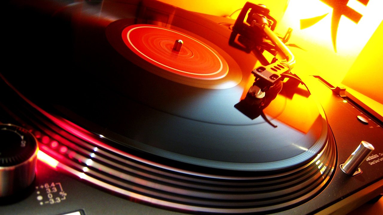 Music Boutique - House Uplift - Royalty Free Audio