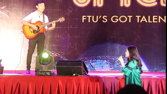 Thùy Chi vẫn dịu dàng, đằm thắm hát live 'Mưa trên phố bay xa'