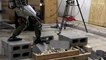 Le robot Atlas sait marcher sur des débris sans tomber ! Intelligence Artificielle