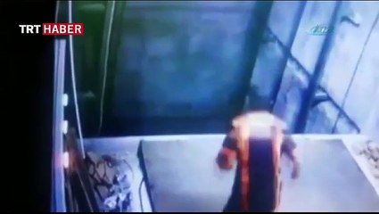 Asansör boşluğuna düştü