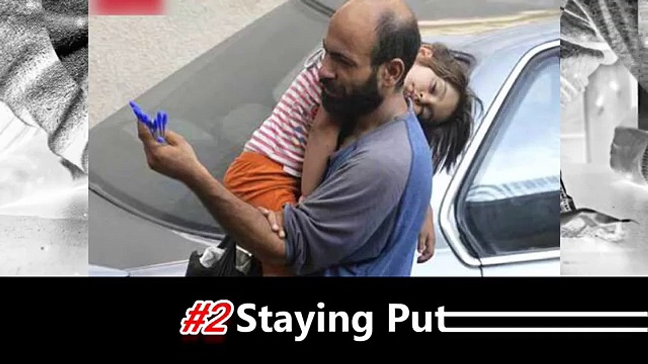 man sells pens on the streets to survive then a stranger snaps this photo of his daughter