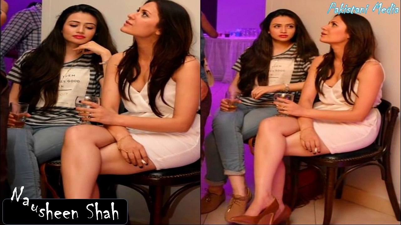 Pakistani Actress And Smoking