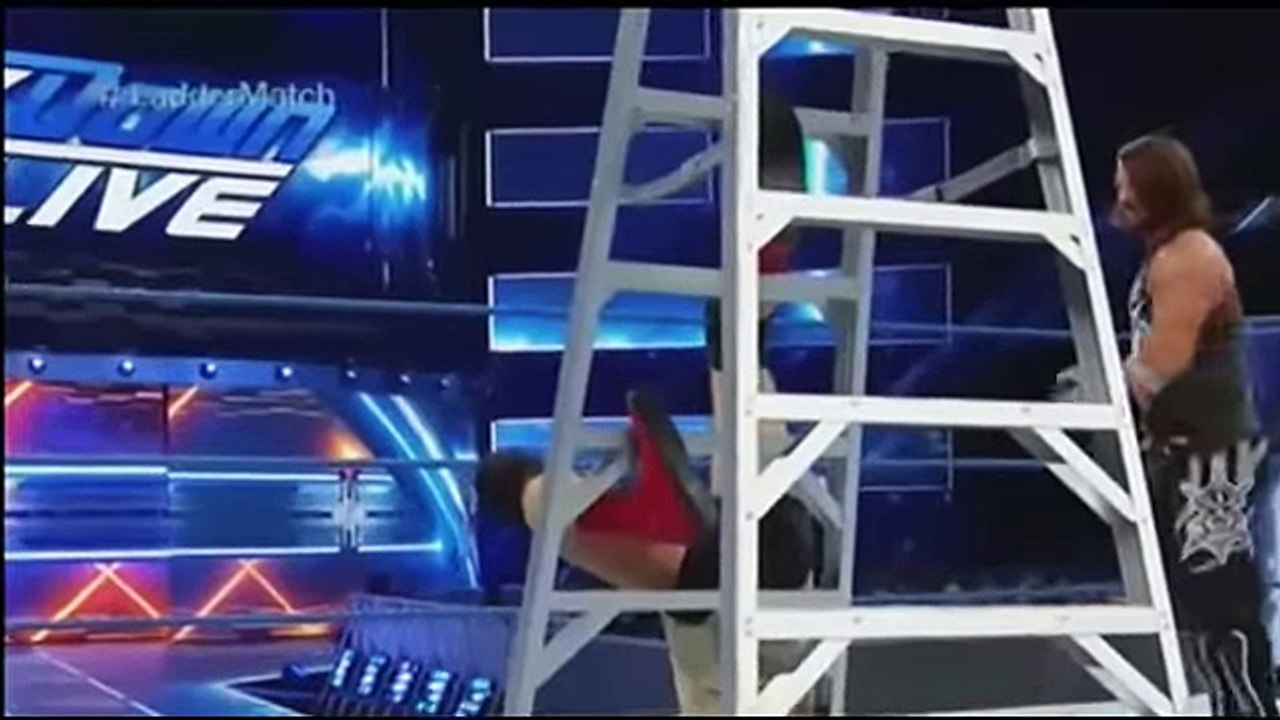 James Ellsworth vs. AJ styles in a Ladder Match - WWE SmackDown 22 November 2016 -