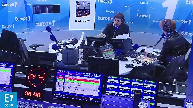 François Hollande, sujet quasi unique de la presse