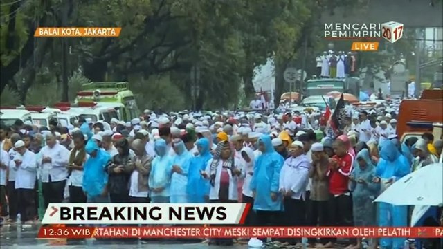 021216 Puluhan ribu umat Islam berkumpul bantah Ahok