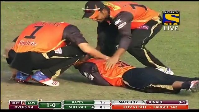 Junaid Khan the left arm fast bowler has cleaned up his counterpart Ahmad Shahzad here. The first over for the Titans have given them a good wicket here. Ahmad was not behind the ball properly and edged it on the off side. This was a good ball from Junai