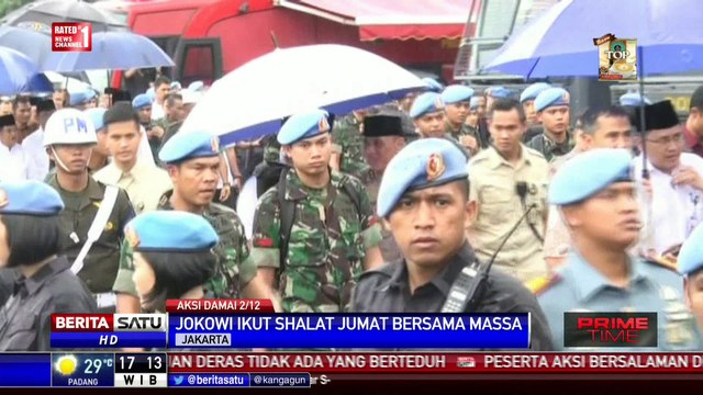 Jokowi-JK Salat Jumat Bersama Peserta Aksi 2 Desember