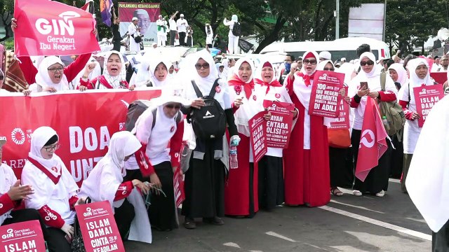 Indonésia: muçulmanos pedem detenção de governador cristão