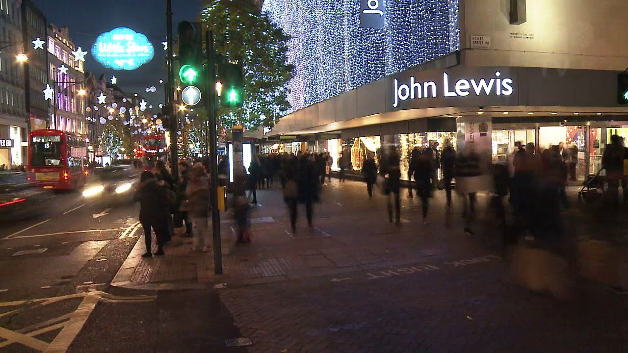 Ausländische Shoppingqueens jubeln über Brexit-Votum