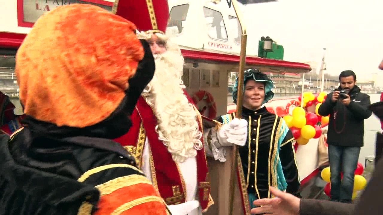 Saint-Nicolas a amarré au port de Bruxelles