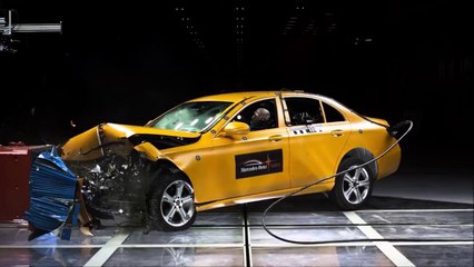 2017 Mercedes E-Class Crash Test