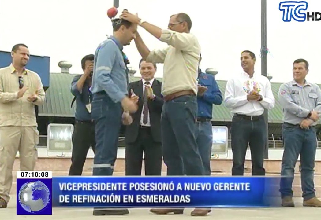 Vicepresidente posesionó a nuevo gerente de refinación en Esmeraldas