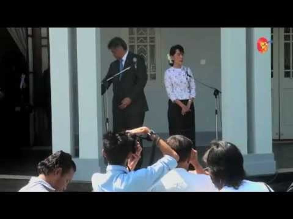 Dr Surin Pitsuwan and Suu Kyi's press conference.