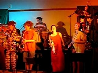 Tournée Monkeys pay s en music Aout 2004 Archive