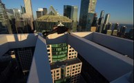 Oleg Cricket au sommet d'un immeuble à Toronto