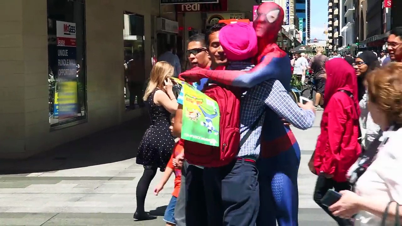 Spiderman Saves Pink Spidergirl! w/ Frozen Elsa & Anna, Ariel Mermaid & Maleficent! Superh